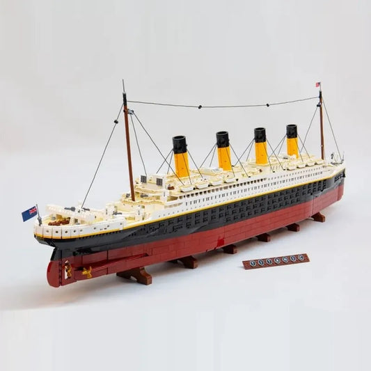 Building Blocks MOC RMS Titanic Steam Ship Boat Bricks Toys