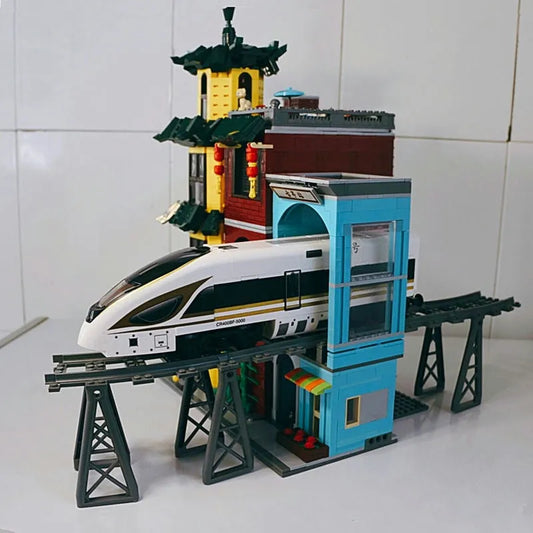 City Creator Expert MOC Gutting Train Station Bricks Toy
