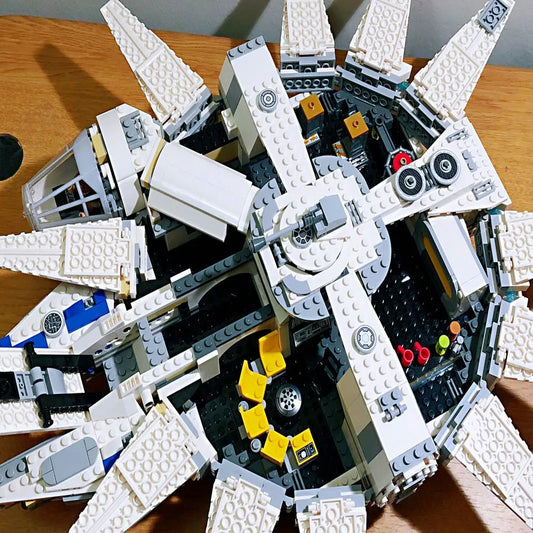MOC Star Wars Kessel Run Millennium Falcon Bricks Toy